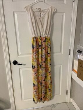 T39- KG Floral VINTAGE Tie-Neck Maxi Dress